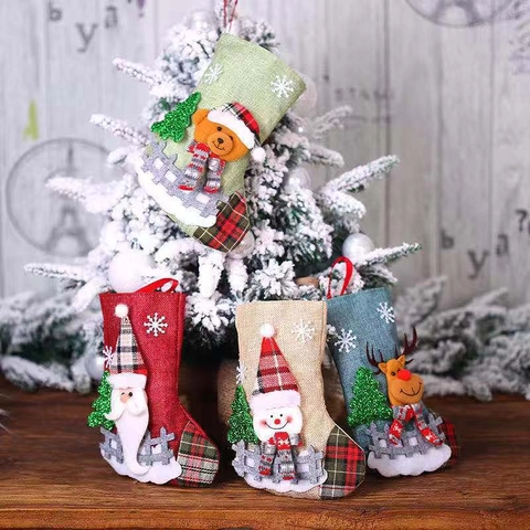 Chaussettes de Noël en Toile de Jute 3D Dessin Animé Père Noël Bonhomme de Neige Renne Ours Décoration à Suspendre pour Sapin de Noël