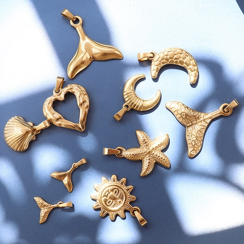 Pendenti Serie Marina Acciaio Inossidabile Placcato Oro 18K Ciondoli Produzione Gioielli DIY Stella Marina Coda Di Balena Luna Sole Cuore Conchiglia