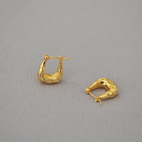 Orecchini a Gancio a Forma di U in Ottone Retrò Placcato Oro 18K Texture Martellata per Donna Orecchini Minimalisti in Metallo Fuso