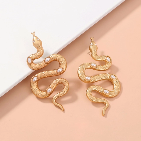 Pendientes de Botón de Aleación de Oro Mate Vintage con Forma de Serpiente y Perlas Artificiales Joyas de Moda para Mujer