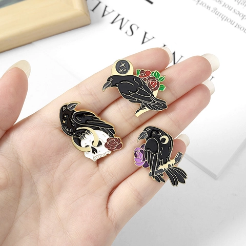 Black Crow Brooch Alloy Enamel Pin Gothic Skull Rose Moon Artistic Lapel Badge For Clothes Bags Punk Style Jewelry Accessory