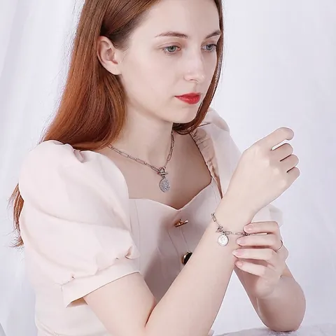 Collana E Bracciale In Acciaio Inossidabile Catena Paperclip Con Ciondolo Moneta Regina Elisabetta II Chiusura OT Gioielli Vintage