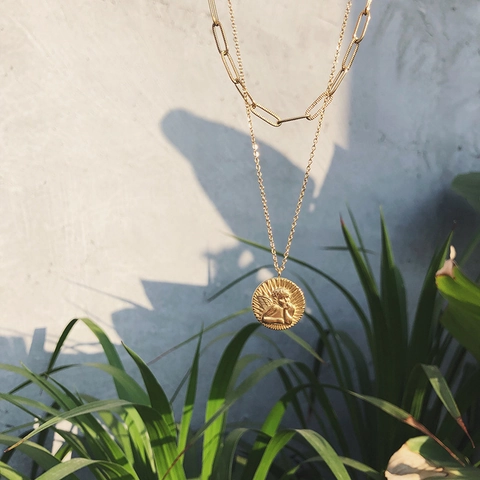 Doppelschichtige Halskette 316L Edelstahl Vergoldet Engel Cupid Münzanhänger Büroklammerkette Vintage Schmuck Für Damen
