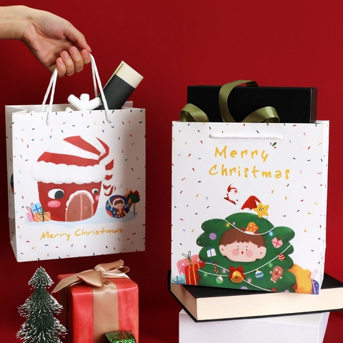 Christmas Gift Paper Bags White Card Paper With Handle Holiday Party Cartoon Santa Reindeer Snowman Pattern