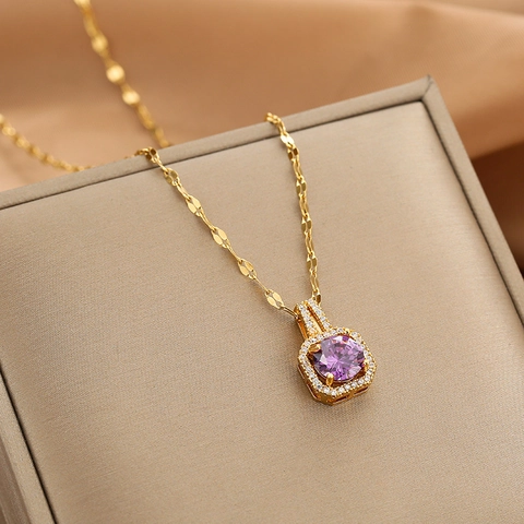 Elegant Copper Alloy Rhinestone Square Pendant Necklace For Women Geometric Halo Design Minimalist Clavicle Chain Jewelry