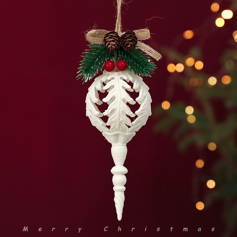 Addobbi Appesi Albero Di Natale Forma Conchiglia Glitterata Bianca Con Pigne Bacche E Fiocco Di Iuta Decorativi