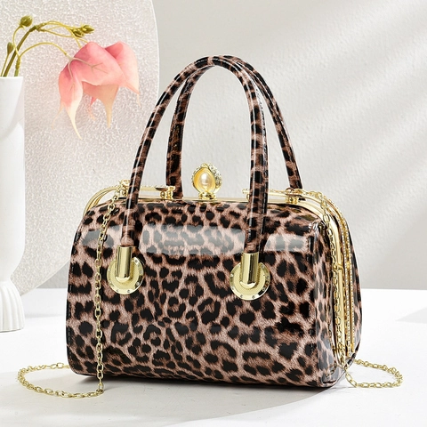 Trendy Leopard Print Patent Leather Handbag For Women Vintage Doctor Bag With Pearl Rhinestone Buckle And Gold Chain Strap