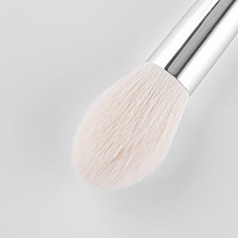 Kleine Highlighter Make-Up Kwast Vlamvorm Synthetische Vezels Houten Handvat Precisie Contouring Beauty Tool