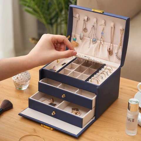 Portagioie Portatile a 3 Strati Grande Capacità Organizzatore di Gioielli in Pelle PU Con Specchio Serratura Cassetti Per Orecchini Anelli Collane Regalo Donna