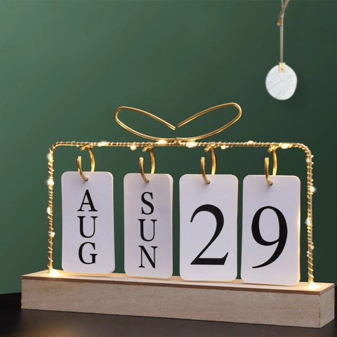 Nordischer Ewiger Umblätterkalender Mit LED-Licht Holzsockel Goldener Metallrahmen Minimalistisches Schreibtischdekor