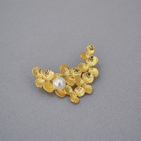 Elegante Spilla a Grappolo di Fiori e Foglie in Ottone Placcato Oro 18K Con Perla Artificiale Gioielli Artigianali Vintage per Donna