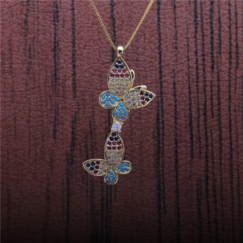 Elegante Vlinder Hanger Ketting Koper Meerkleurige Zirconia Glanzende Sieraden Mode Accessoire Voor Dames
