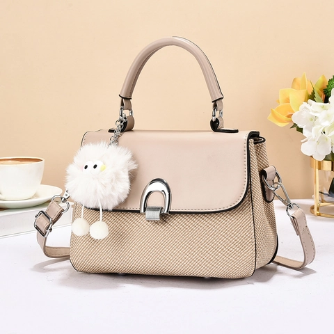 Borsa A Tracolla Patchwork Da Donna Borsa A Mano In Pelle PU Trama Intrecciata Con Ciondolo Peluche Tracolla Regolabile