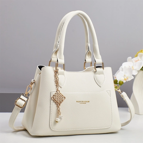 Damen Mode Tote Umhängetasche Große Kapazität Luxus PU Leder Schultertasche Mit Anhänger Casual Chic Handtasche
