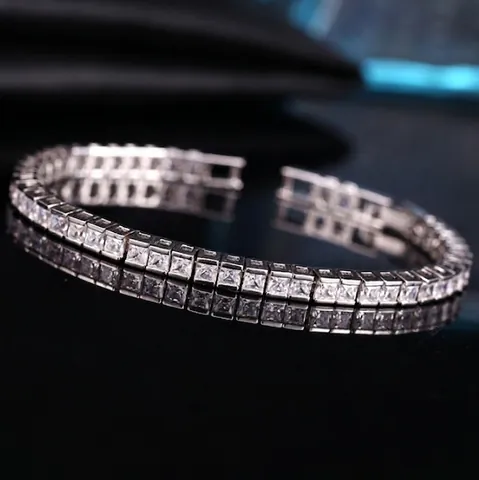 Luxuriöses Kupfer Galvanisiertes Tennis Armband AAA Zirkonia Quadratischer Schliff Reihensteine Elegant Damen Hochzeit Party Schmuck Geschenk