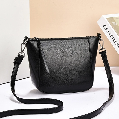 Bolso De Hombro Retro De Cuero PU Para Mujer Gran Capacidad Bolso Cruzado Casual Conmutar Color Sólido Cierre De Cremallera