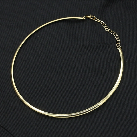 Minimalistischer Legierung Metall Starre Choker Halskette Punk Kühne Polierte Geometrische Torque Kette Verstellbar