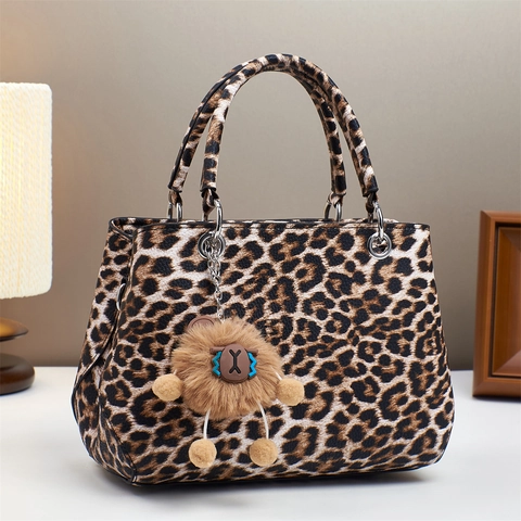 Leopard Print Tote Handbag PU Leather Large Capacity For Women With Plush Charm And Detachable Shoulder Strap