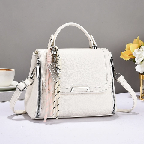 Litchi Pattern PU Leather Handbag Women Commuter Crossbody Bag With Flap Closure And Adjustable Strap Woven Pendant