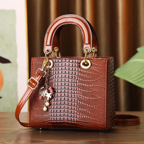 Women Alligator Embossed PU Leather Handbag Elegant Shiny Crossbody Shoulder Bag Marine Pendant For Daily Commute