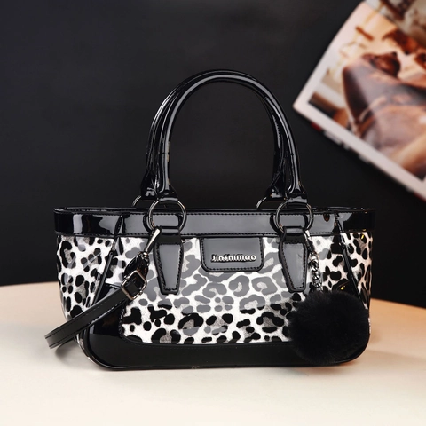 Women Leopard Print Patent Leather Tote Bag Large Capacity Vintage Fashion Shoulder Crossbody Handbag With Pom Pom Charm