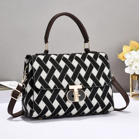 Women Fashion Geometric Weave Handbag PU Leather Retro Shoulder Bag With Top Handle Detachable Strap Metal Lock