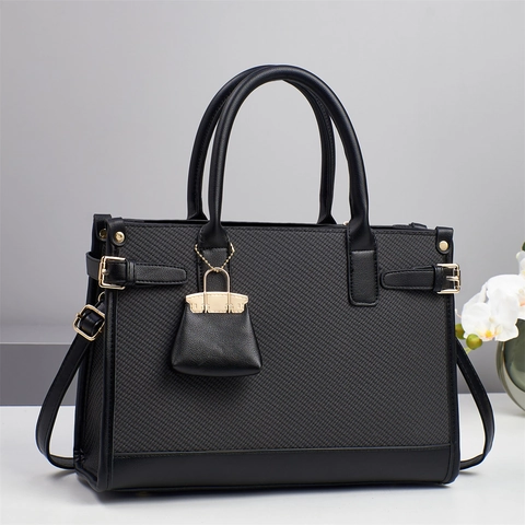Borsa A Mano Da Donna Pelle PU Trama Intrecciata Borsa A Tracolla Moda Grande Capacità Elegante Con Mini Ciondolo Borsa