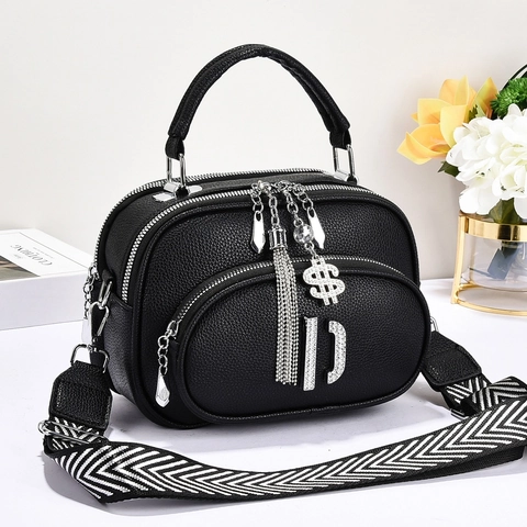 Borsa A Mano Da Donna In Pelle PU Con Motivo Lychee Scomparti Multipli Con Cerniera E Tracolla Larga Con Ciondoli
