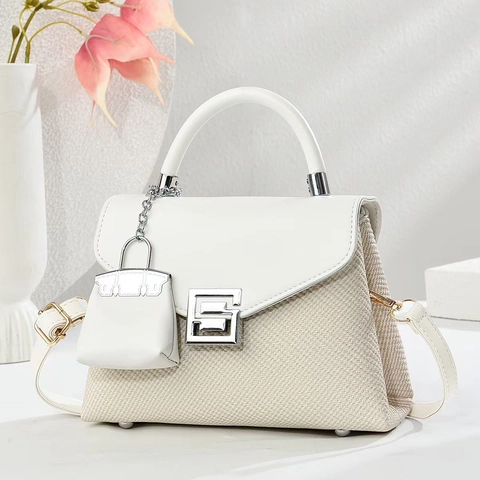 Borsa A Mano Patchwork Da Donna Pelle PU Tessuto Intrecciato Borsa A Tracolla Con Mini Ciondolo Serratura In Metallo Cerniera Casual Quotidiano