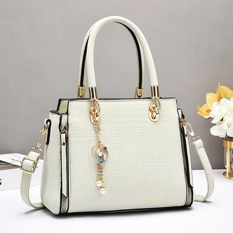 Women Fashion Crocodile Pattern PU Leather Handbag With Rabbit Pearl Pendant High Capacity Shoulder Bag Crossbody Purse