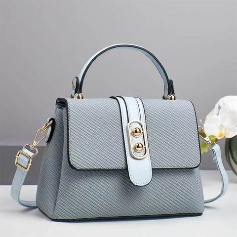 Women PU Woven Texture Handbag With Gold Metal Buckle Detachable Strap Trendy Elegant Everyday Tote Crossbody Bag