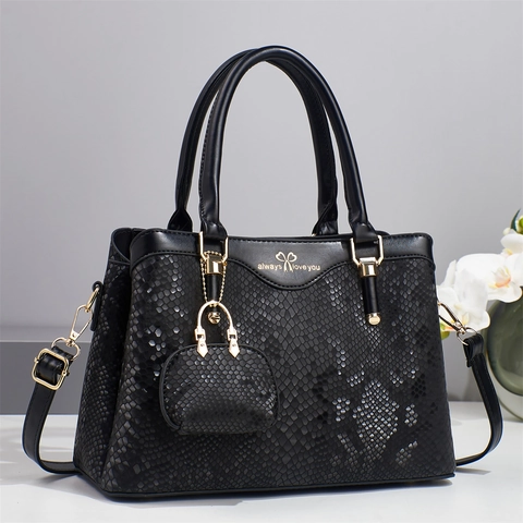 Elegant PU Leather Snake Pattern Handbag Multi Layer Large Capacity Shoulder Crossbody Bag With Small Pouch Charm