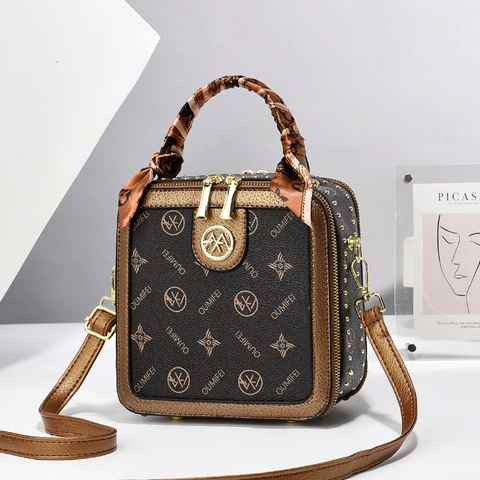 Vintage Monogramm Eimer Tasche Damen PU Leder Umhängetasche Mit Satinnschal Griff Nietendekor