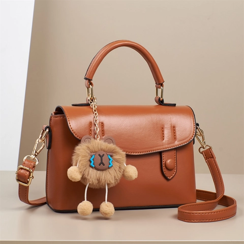 Borsa a Mano Donna in Pelle PU Forma Dumpling Borsa a Tracolla Con Ciondolo Orsetto di Peluche Versatile