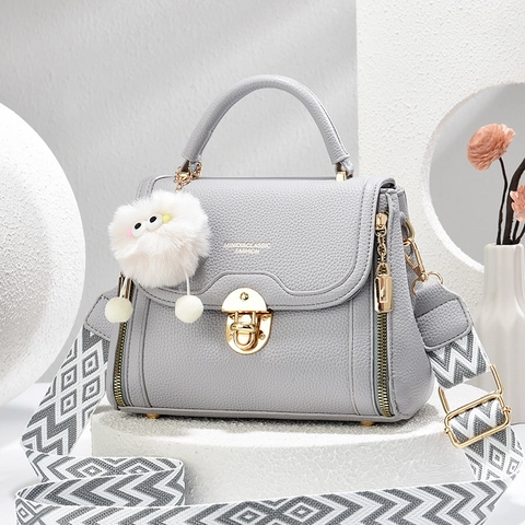Women PU Leather Handbag Litchi Pattern Crossbody Bag With Geometric Wide Strap And Plush Monster Charm Elegant Casual Fashion