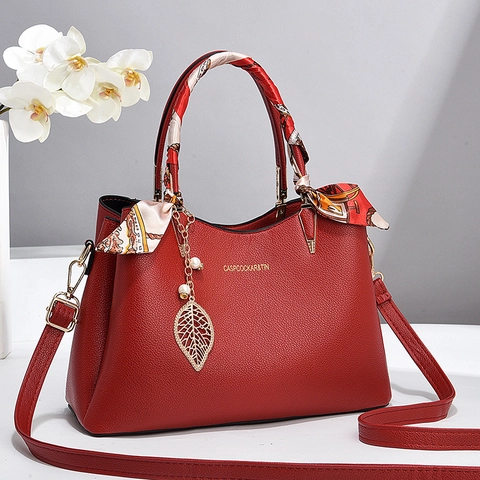 Bolso De Mano Para Mujer Cuero PU Patrón Lichi Asa Envuelta En Bufanda Gran Capacidad Bolso De Hombro Con Colgante Hoja Perla Artificial