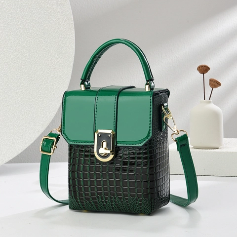 Women Retro PU Leather Handbag Crocodile Pattern Patchwork Glossy Flap Crossbody Shoulder Bag With Metal Lock Handle