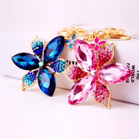 Cute Crystal Rhinestone Flower Keychain For Women Zinc Alloy Floral Keyring Bag Pendant Sweet Pastoral Style Jewelry Gift
