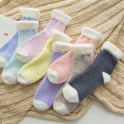 Chaussettes De Maison En Velours Corail Pour Femmes Épaisses Chaudes D'hiver Motif Coeur Microfibre Douce Mi-mollet