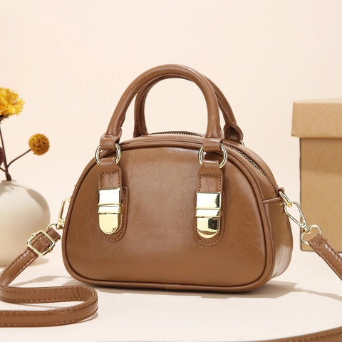 Sac À Main Vintage En Cuir PU Femmes Rétro Sac À Bandoulière Matériel Doré Bandoulière Amovible Réglable Style Minimaliste