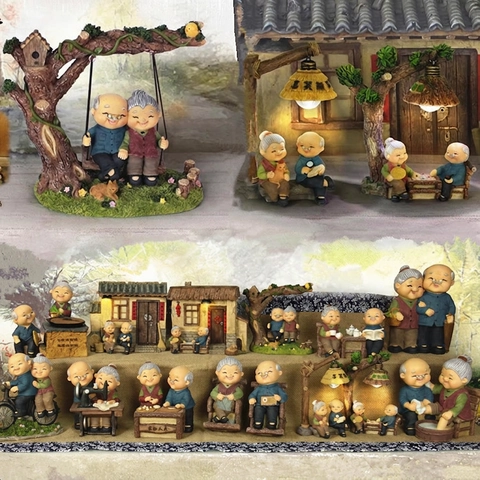 Elderly Couple Figurines Resin Statues For Home Decor Romantic Anniversary Gifts Vintage Hand Painted Ornaments For Grandparents