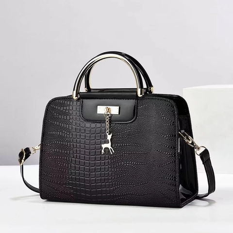 Women Crocodile Pattern PU Leather Handbag Elegant Metal Handle Shoulder Crossbody Bag With Deer Pendant