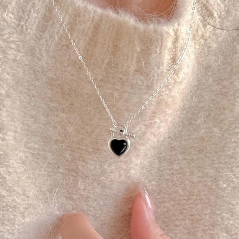 925 Sterling Silver Black Agate Heart Pendant Necklace With Toggle Clasp Elegant Minimalist Jewelry For Women