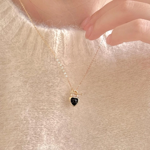 925 Sterling Silver Black Agate Heart Pendant Necklace With Toggle Clasp Elegant Minimalist Jewelry For Women