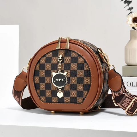 Women Round Crossbody Bag PU Leather Checkerboard Pattern Cat Pendant Wide Strap Zipper Shoulder Purse