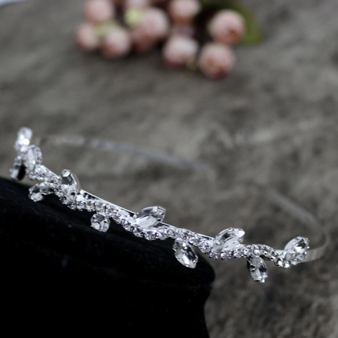 Eleganter Blatt Rebe Straß Zinklegierung Stirnband Silber Haarreif Hochzeit Braut Funkelnde Haarbänder Für Damen