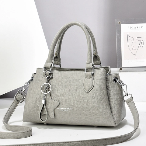 Sac À Bandoulière Femme Cuir PU Grain De Litchi Sac À Main Crossbody Avec Pendentif Étoile Élégant Mode Décontracté
