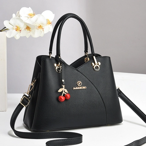 Women PU Leather Handbag Litchi Pattern Shoulder Bag With Cherry Pendant Gold Hardware Elegant Crossbody Purse