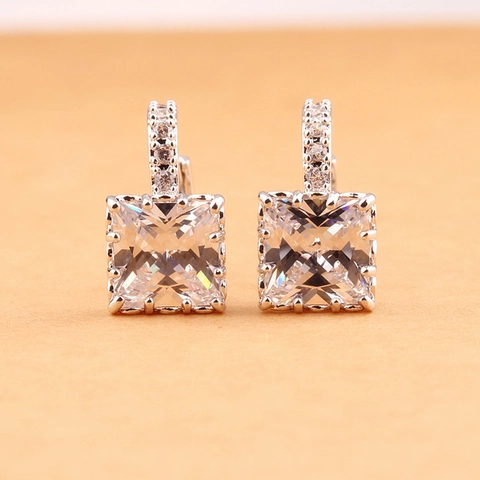 Boucles D'oreilles Huggie Hoop Alliage De Cuivre Coupe Princesse Carré Zircone Classique Mode Femmes Sans Nickel Plaqué Or Blanc