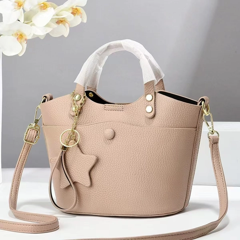 Elegante Damen Handtasche Aus PU Leder Mit Sternanhänger Goldener Hardware Umhängetasche Tragetasche Für Den Alltag